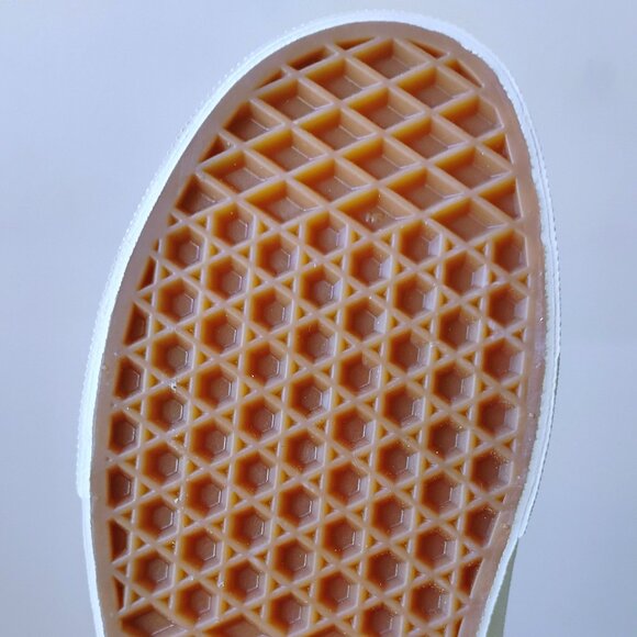 Vans Women's Old Skool Suede / Canvas Sneaker in Adorable Vintage Floral - Picture 12 of 12